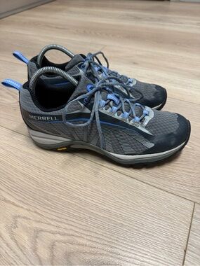 Merrell Women's Siren Edge hiking shoes in a grey and blue colorway, Size 9